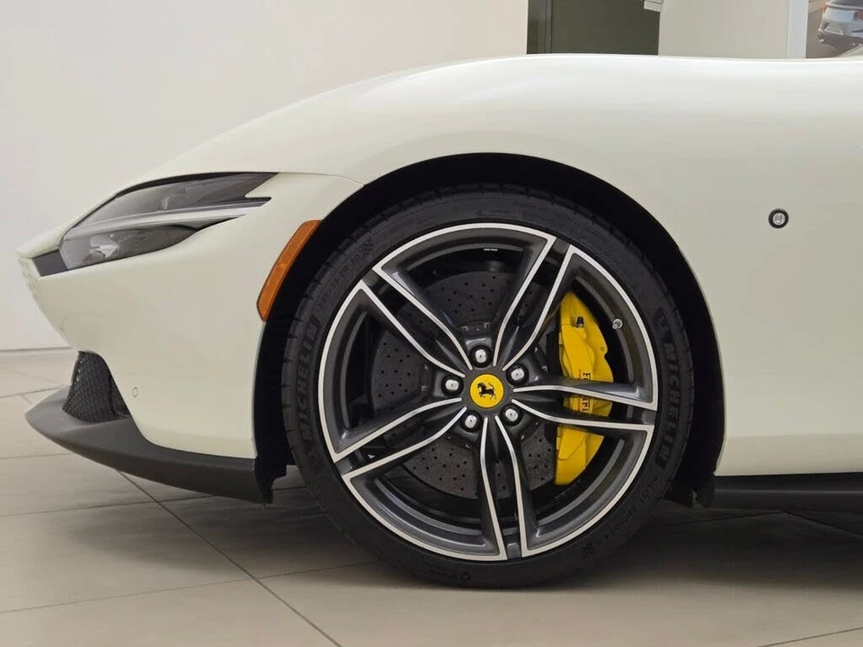2024 Ferrari Roma Spider - Image 13 of 31