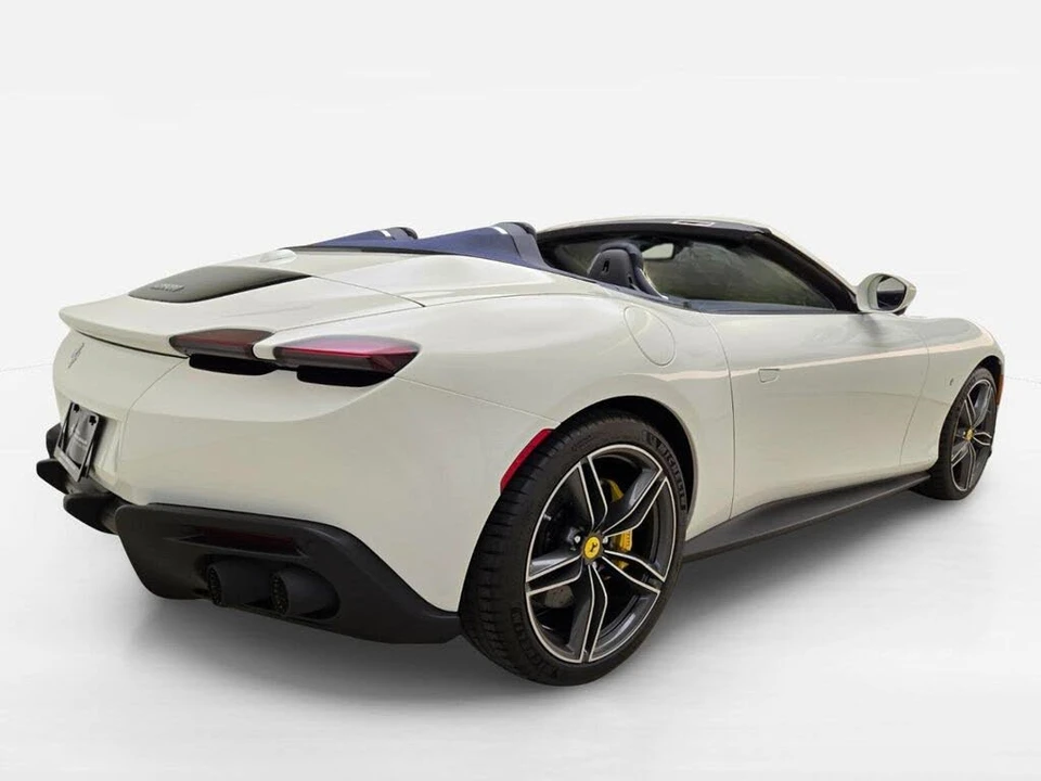 2024 Ferrari Roma Spider - Image 9 of 31
