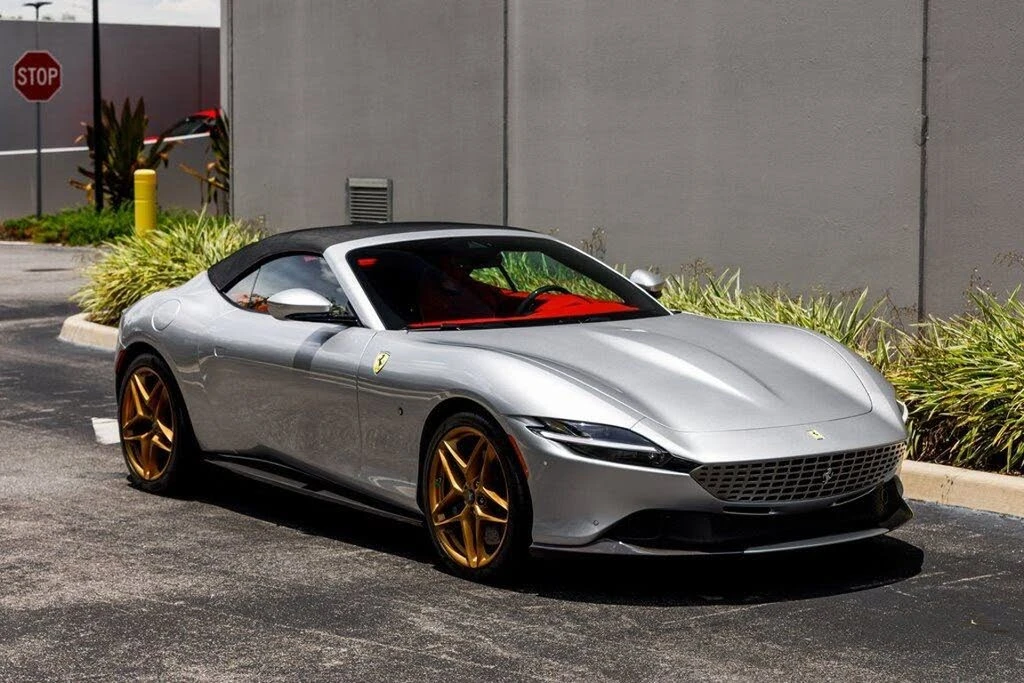 2024 Ferrari Roma Spider - Image 7 of 31