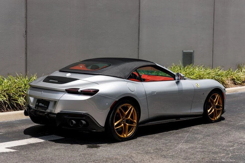 2024 Ferrari Roma Spider - Image 5 of 31
