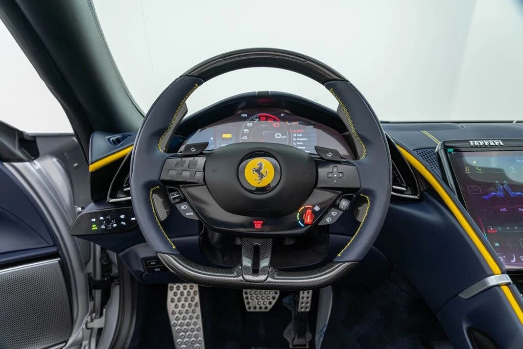 2024 Ferrari Roma Spider - Image 29 of 31