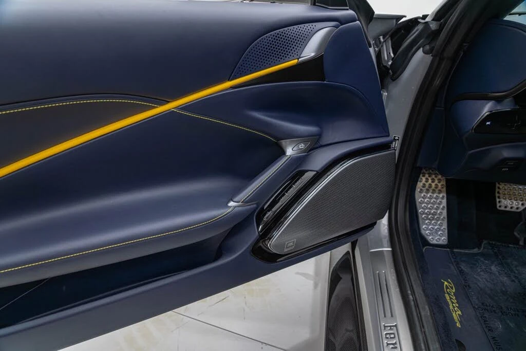 2024 Ferrari Roma Spider - Image 28 of 31