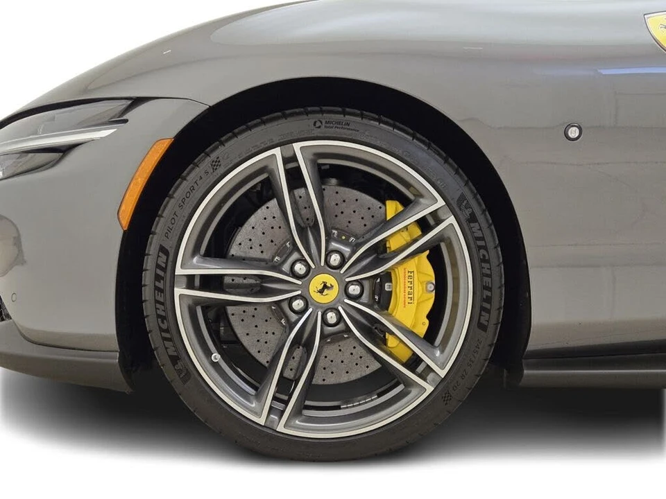 2024 Ferrari Roma Spider - Image 13 of 31