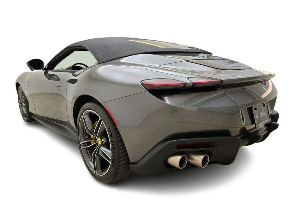 2024 Ferrari Roma Spider - Image 11 of 31