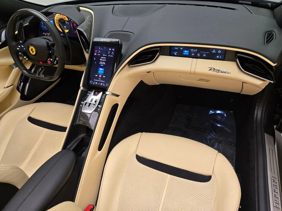 2024 Ferrari Roma Spider - Image 26 of 31