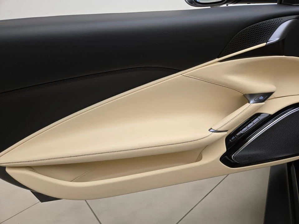 2024 Ferrari Roma Spider - Image 31 of 31