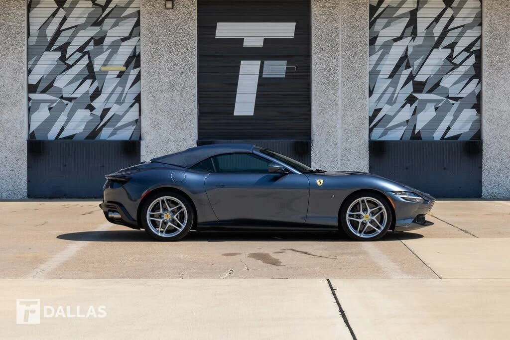 2024 Ferrari Roma Spider - Image 17 of 31