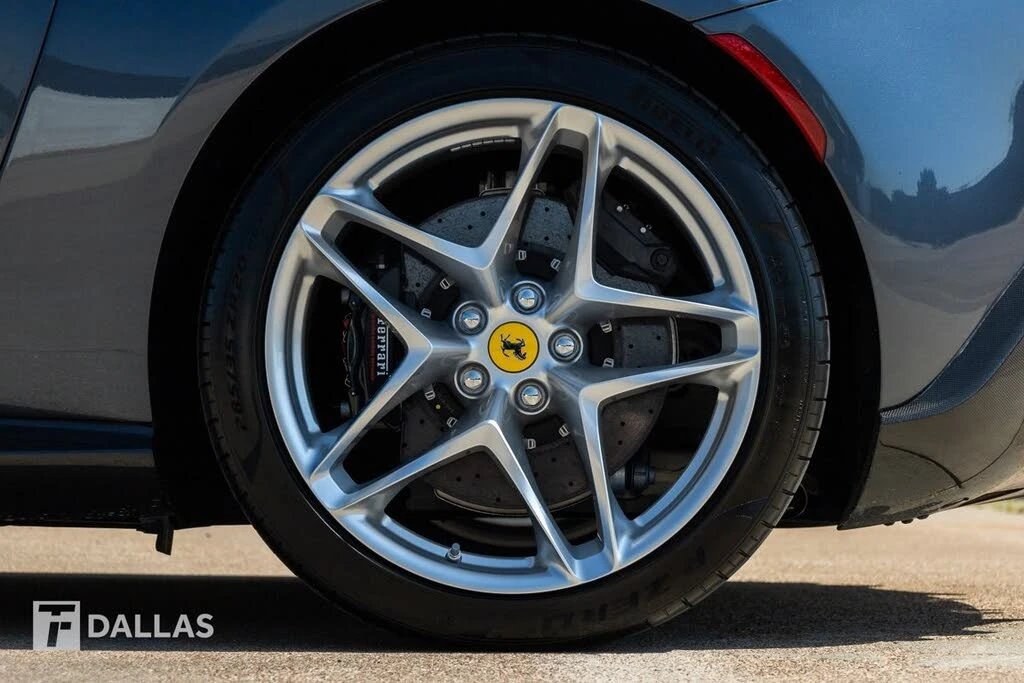 2024 Ferrari Roma Spider - Image 9 of 31