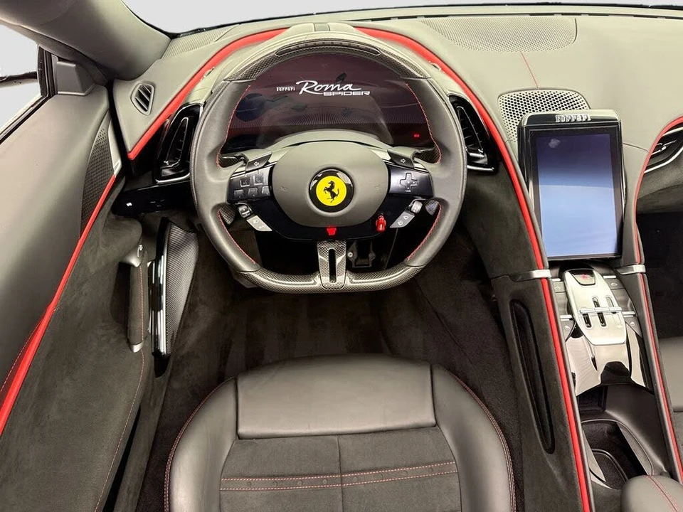 2024 Ferrari Roma Spider - Image 19 of 31