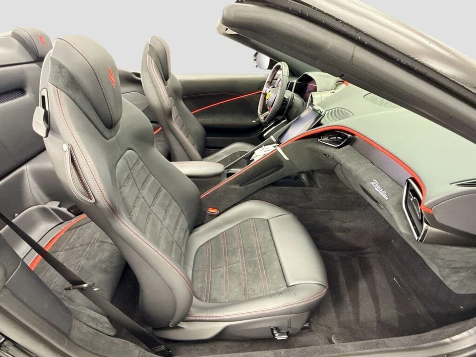 2024 Ferrari Roma Spider - Image 27 of 31