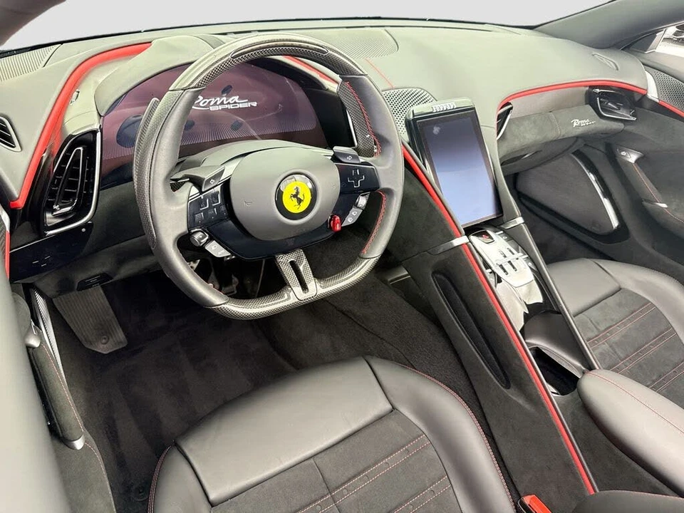 2024 Ferrari Roma Spider - Image 18 of 31