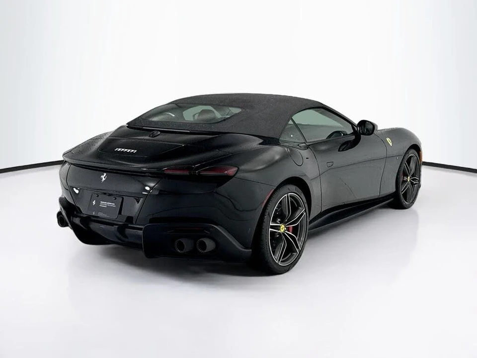 2024 Ferrari Roma Spider - Image 13 of 31