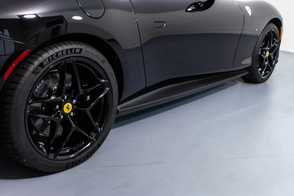 2024 Ferrari Roma Spider - Image 19 of 31