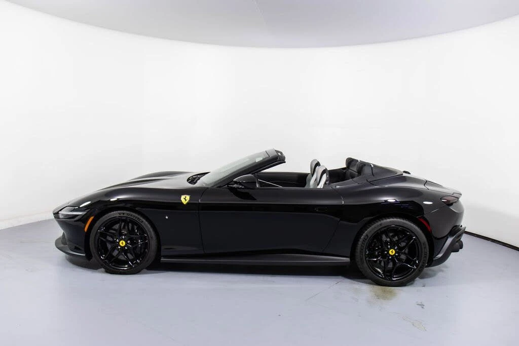 2024 Ferrari Roma Spider - Image 9 of 31
