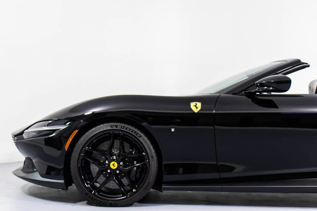 2024 Ferrari Roma Spider - Image 28 of 31
