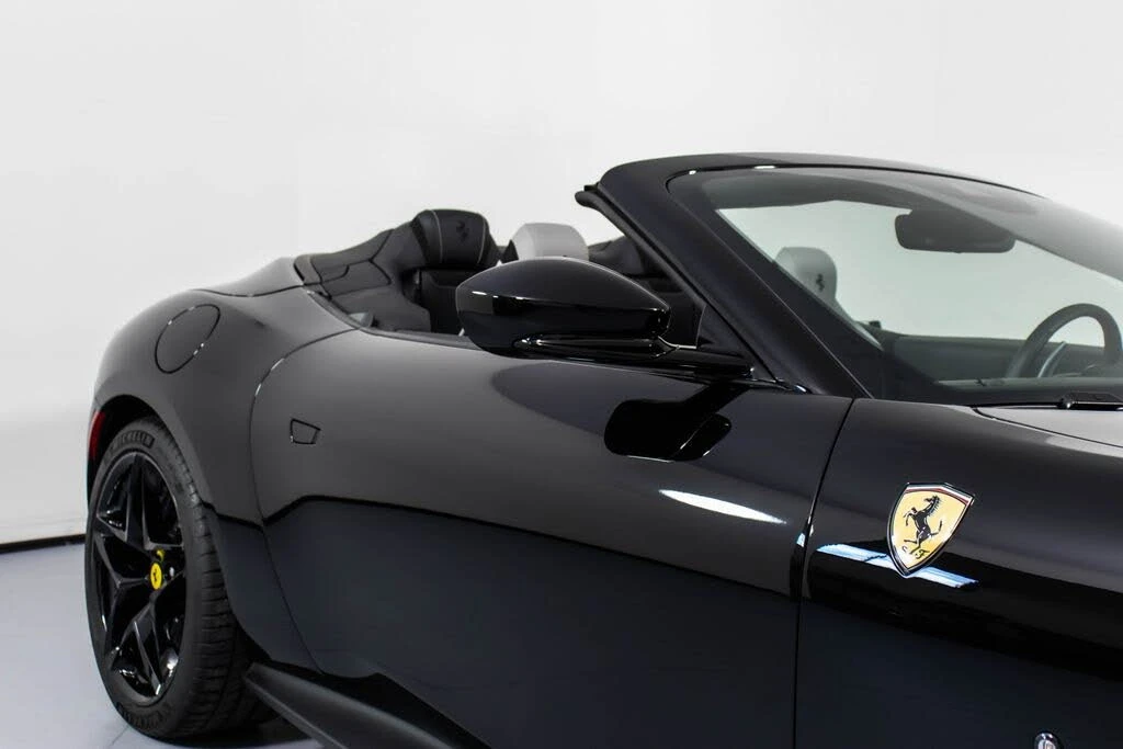 2024 Ferrari Roma Spider - Image 14 of 31