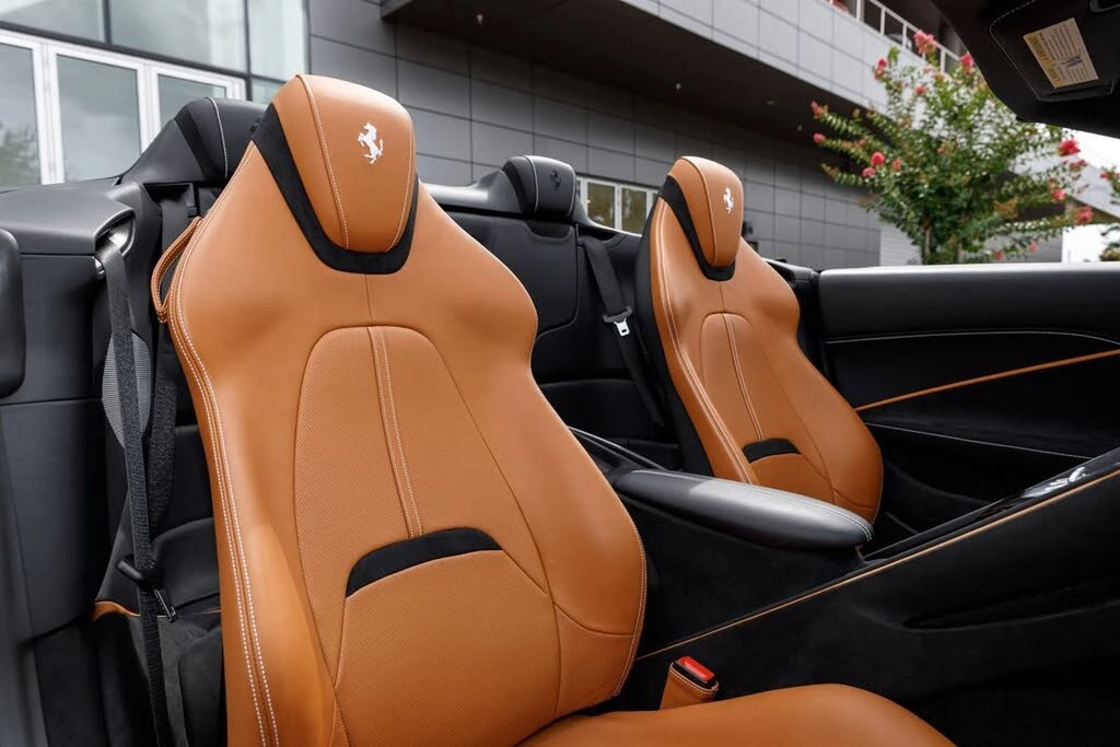2024 Ferrari Roma Spider - Image 9 of 31