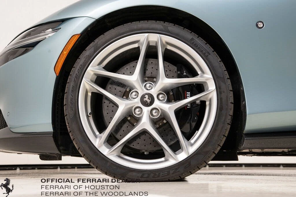 2024 Ferrari Roma Spider - Image 17 of 31