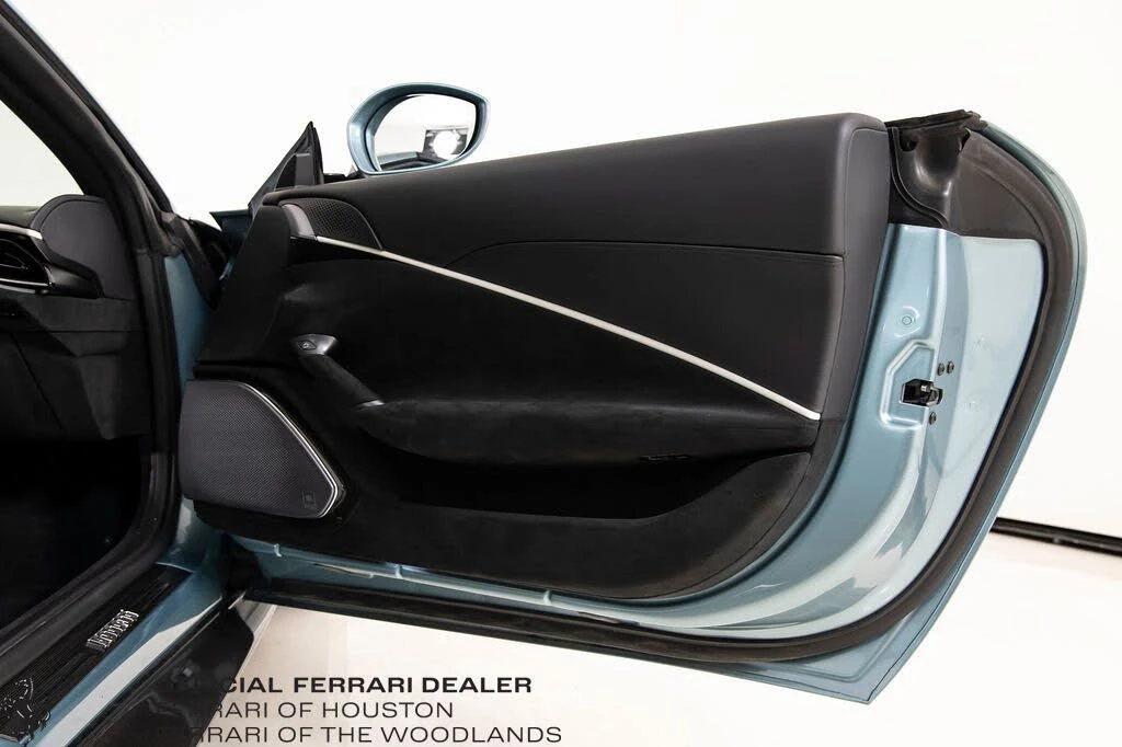 2024 Ferrari Roma Spider - Image 22 of 31