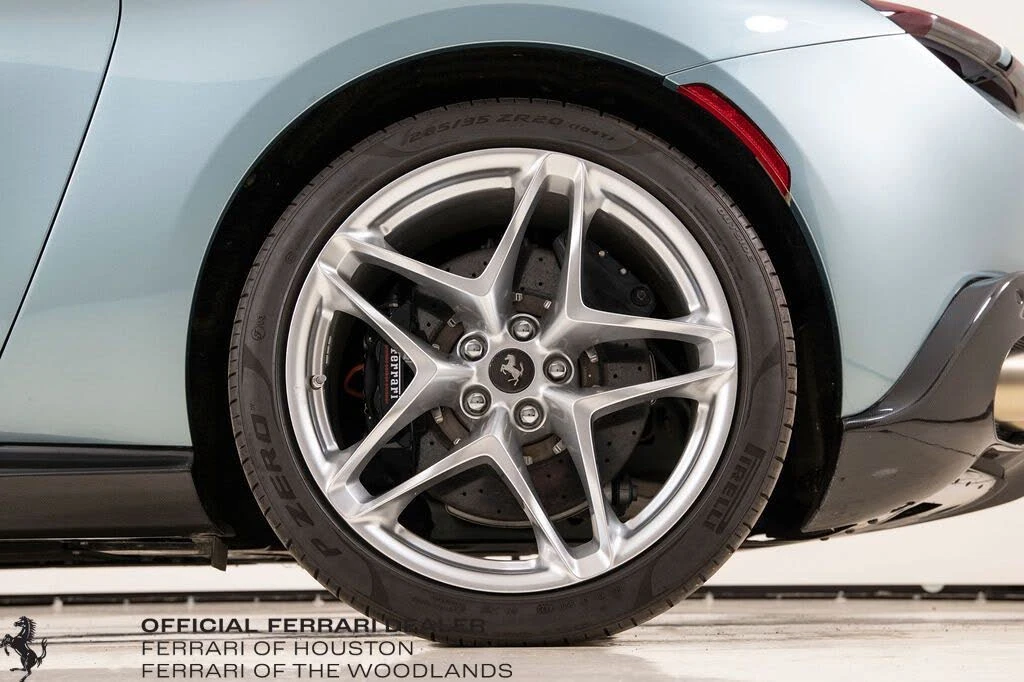 2024 Ferrari Roma Spider - Image 18 of 31