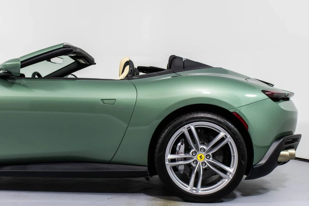 2024 Ferrari Roma Spider - Image 27 of 31