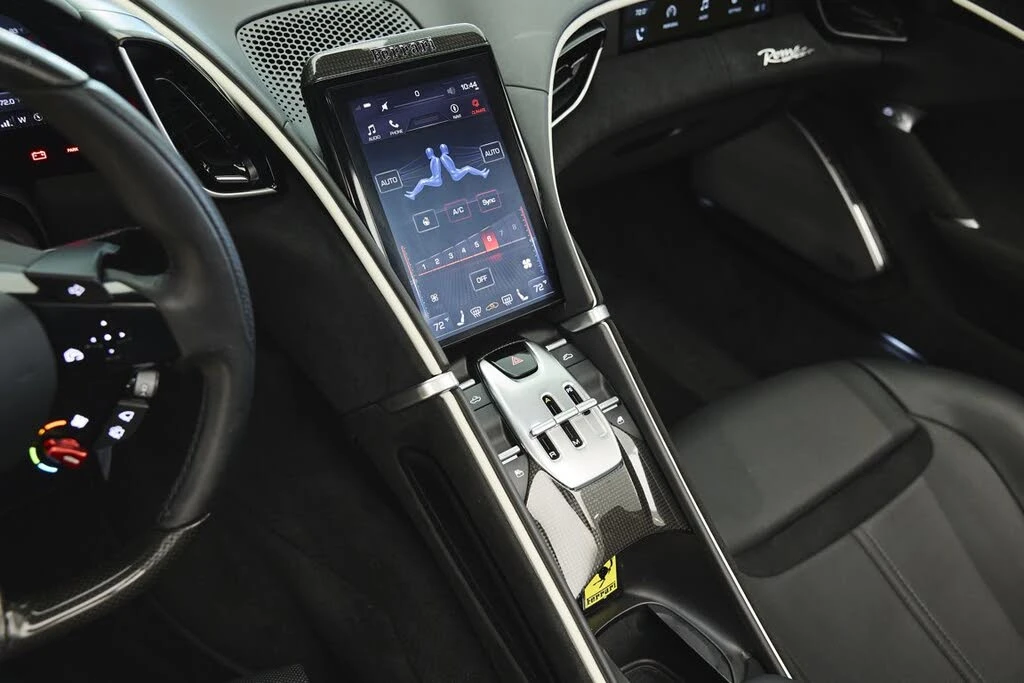 2024 Ferrari Roma Spider - Image 28 of 31