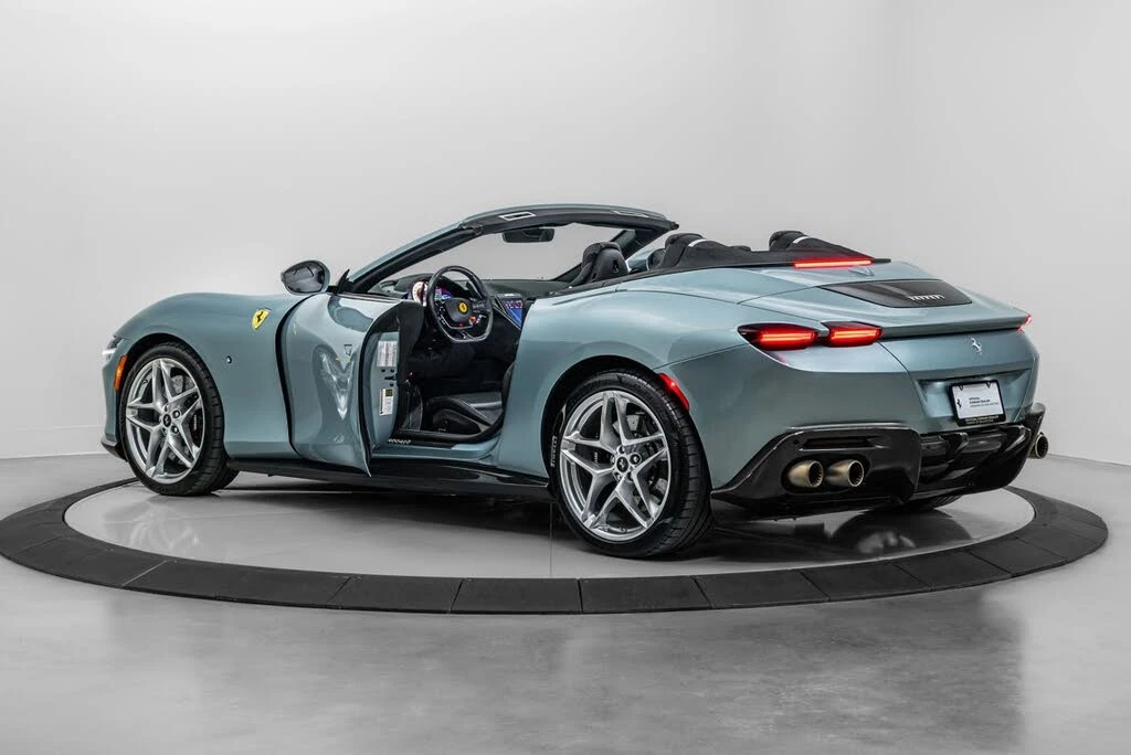2024 Ferrari Roma Spider - Image 2 of 31