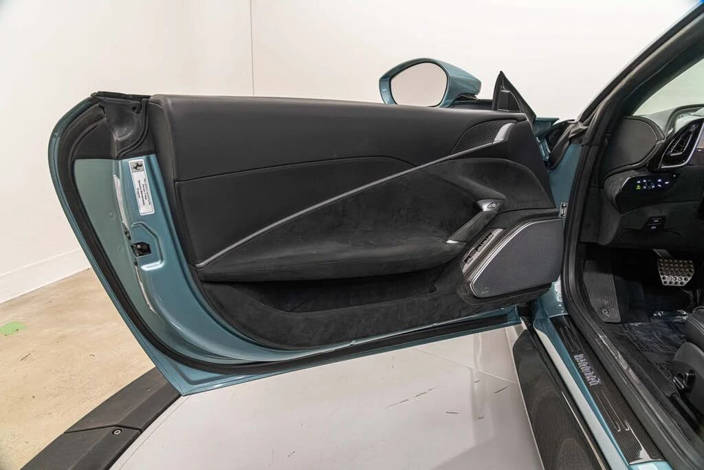2024 Ferrari Roma Spider - Image 19 of 31