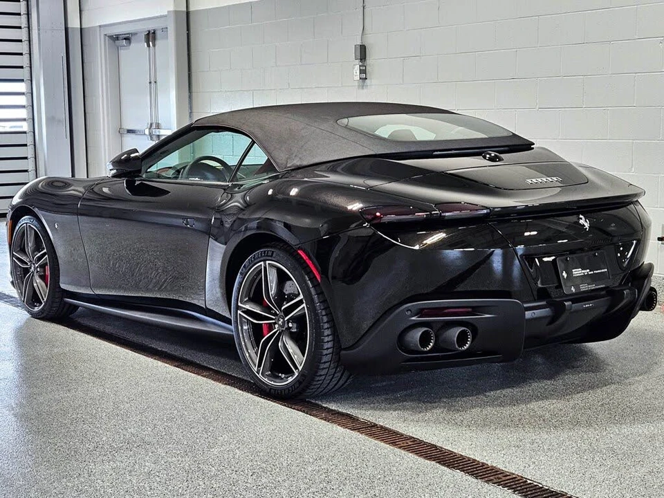 2024 Ferrari Roma Spider - Image 9 of 31