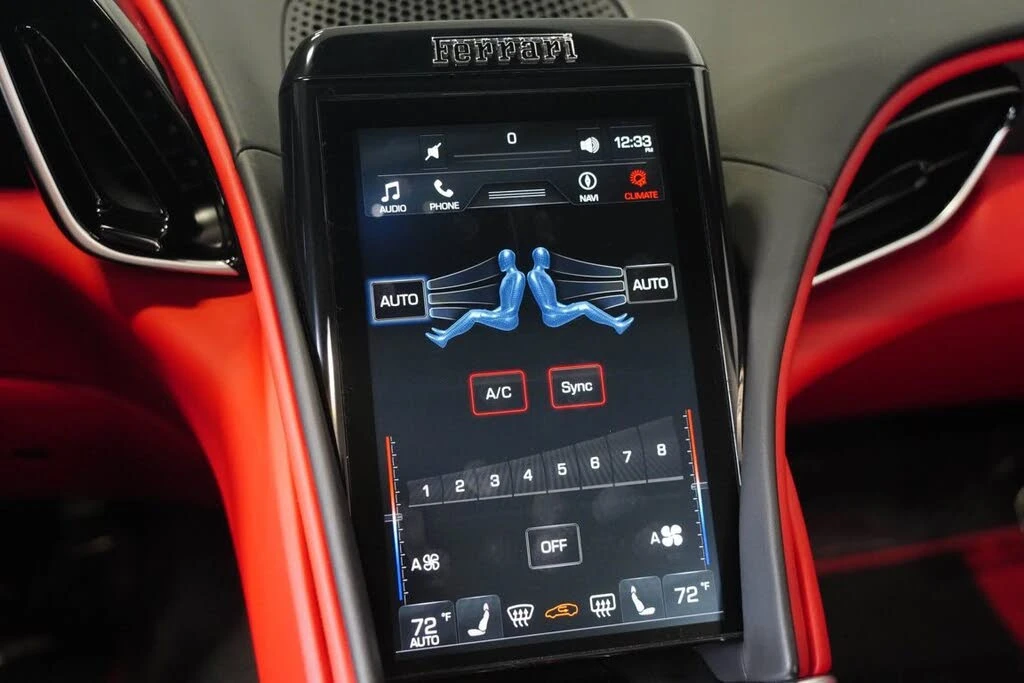 2024 Ferrari Roma Spider - Image 27 of 31
