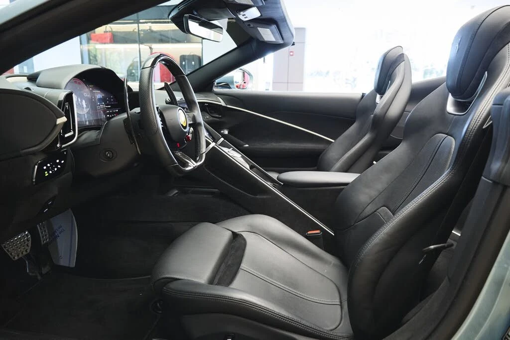 2024 Ferrari Roma Spider - Image 25 of 31