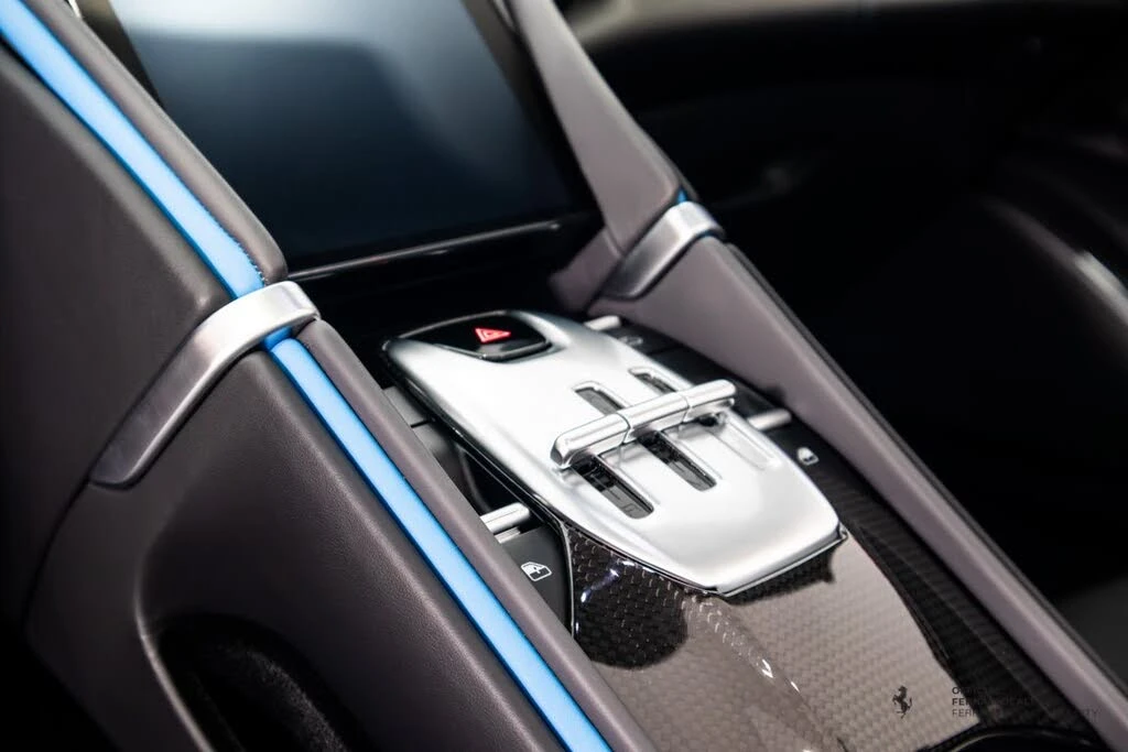 2024 Ferrari Roma Spider - Image 17 of 20
