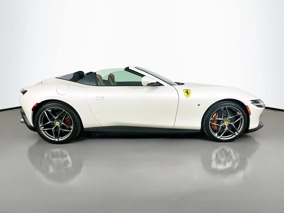 2024 Ferrari Roma Spider - Image 4 of 31