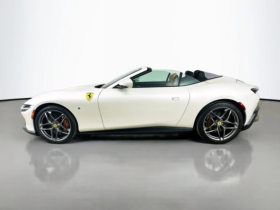 2024 Ferrari Roma Spider - Image 8 of 31