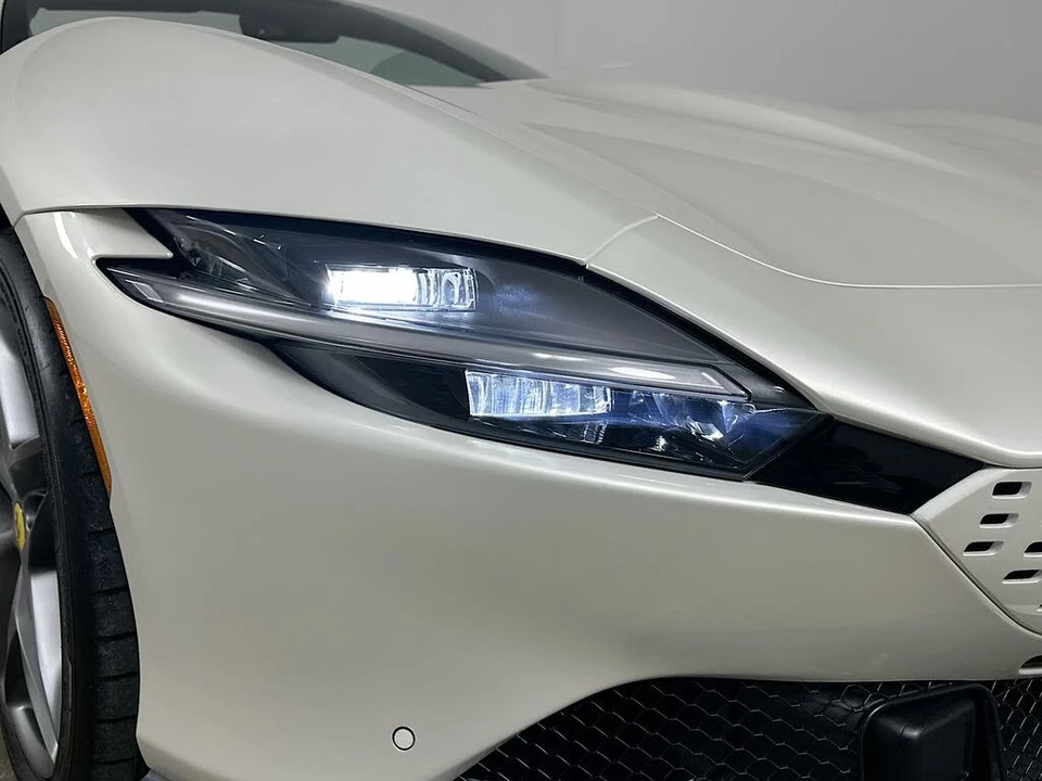 2024 Ferrari Roma Spider - Image 10 of 31