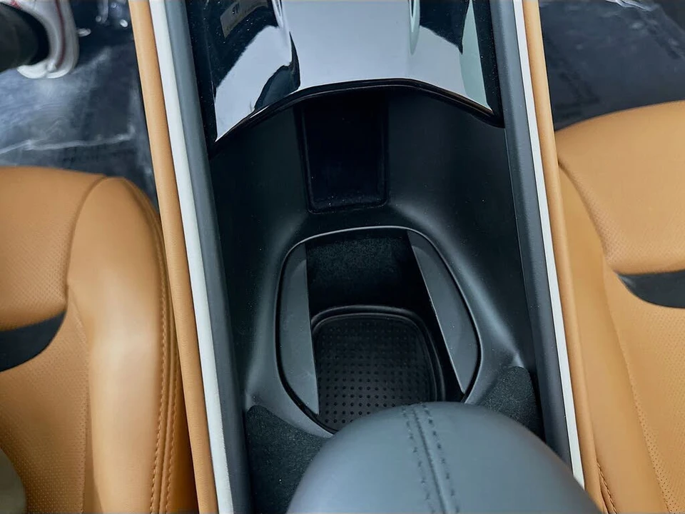 2024 Ferrari Roma Spider - Image 31 of 31