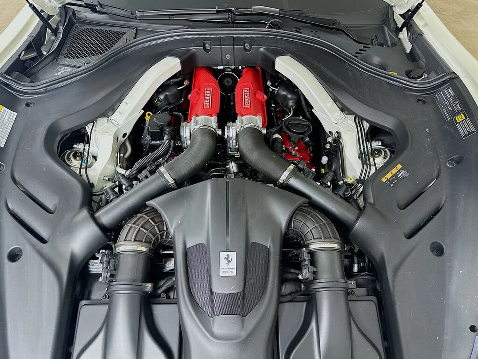 2024 Ferrari Roma Spider - Image 14 of 31
