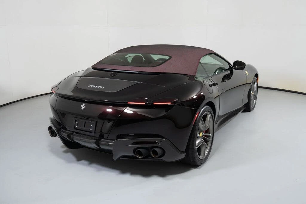 2024 Ferrari Roma Spider - Image 19 of 31