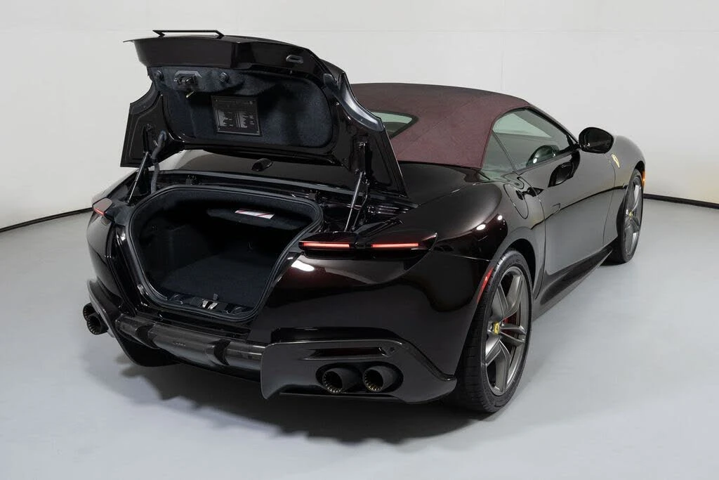 2024 Ferrari Roma Spider - Image 16 of 31
