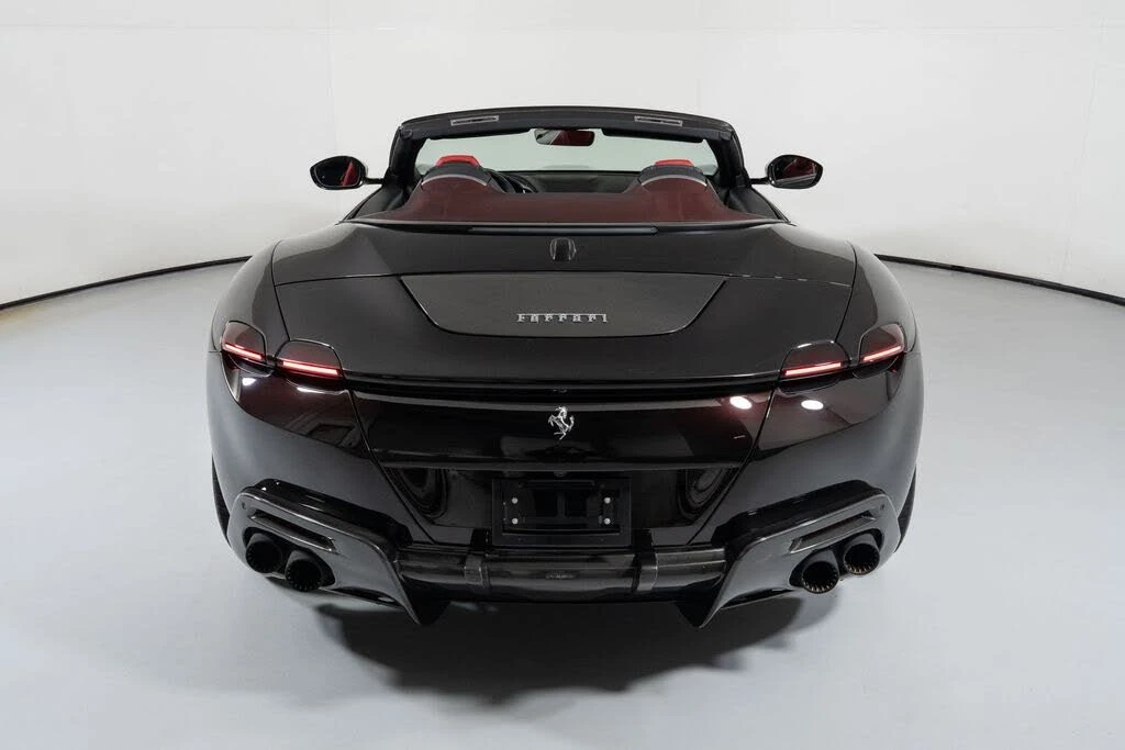 2024 Ferrari Roma Spider - Image 27 of 31
