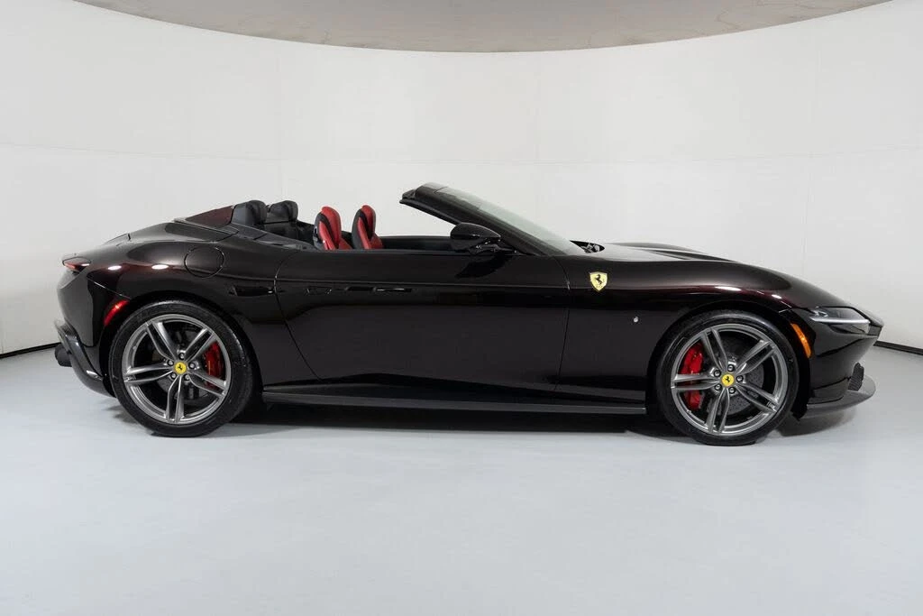 2024 Ferrari Roma Spider - Image 30 of 31