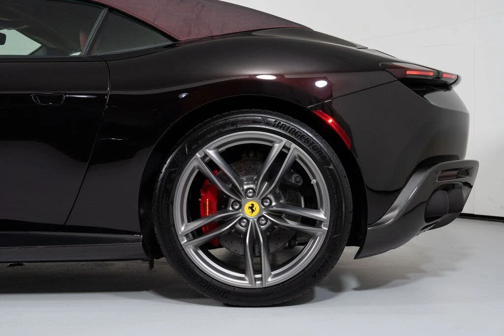2024 Ferrari Roma Spider - Image 13 of 31