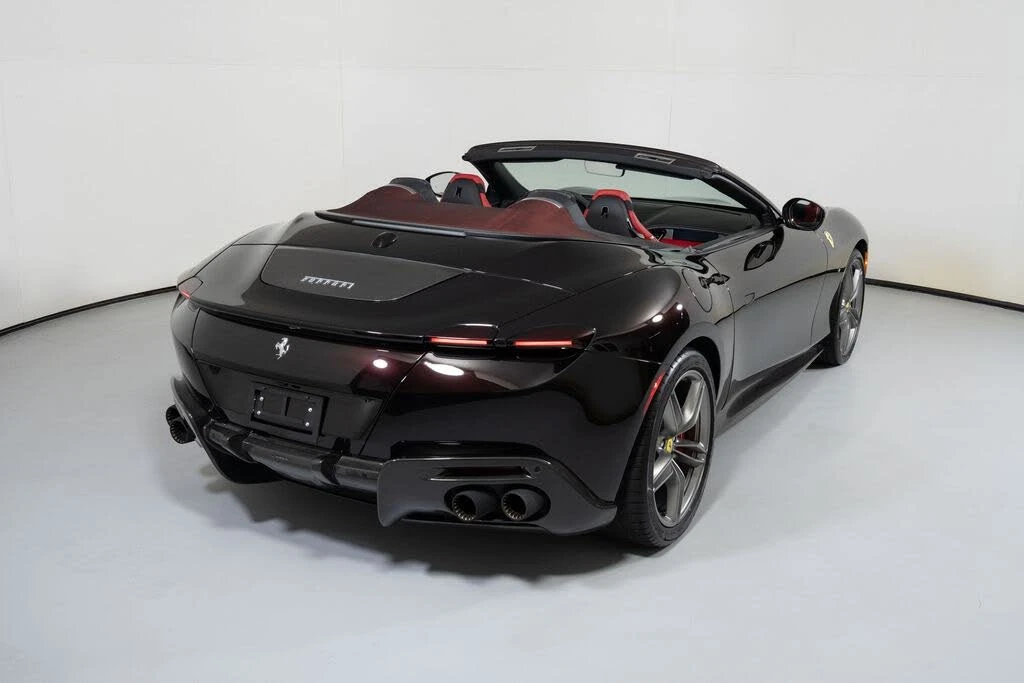 2024 Ferrari Roma Spider - Image 2 of 31
