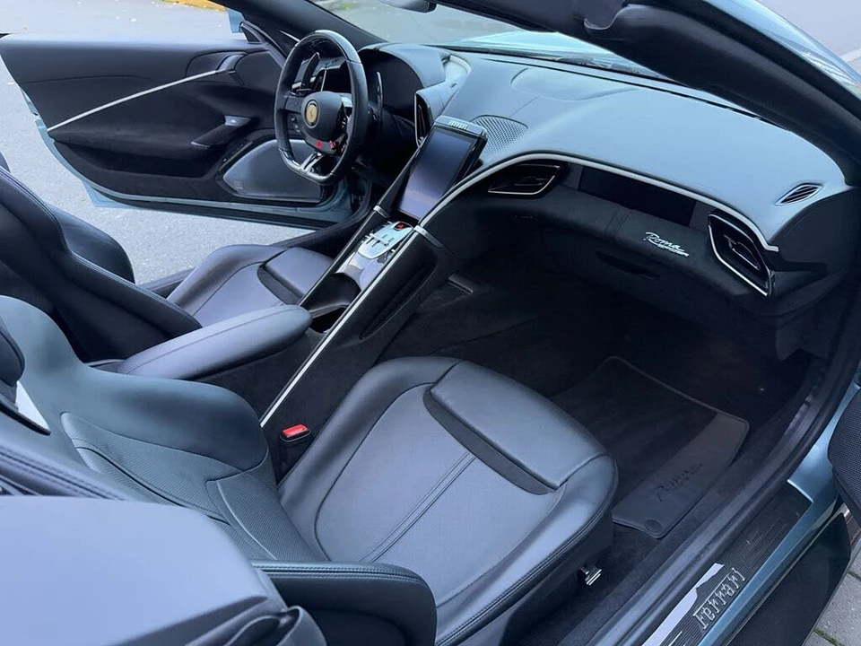 2024 Ferrari Roma Spider - Image 30 of 31
