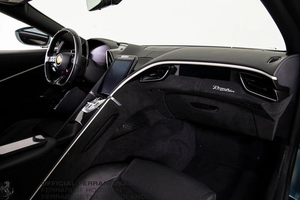 2024 Ferrari Roma Spider - Image 16 of 31