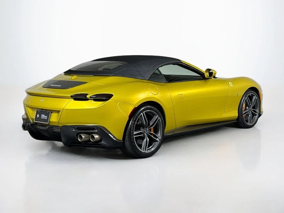 2024 Ferrari Roma Spider - Image 9 of 27