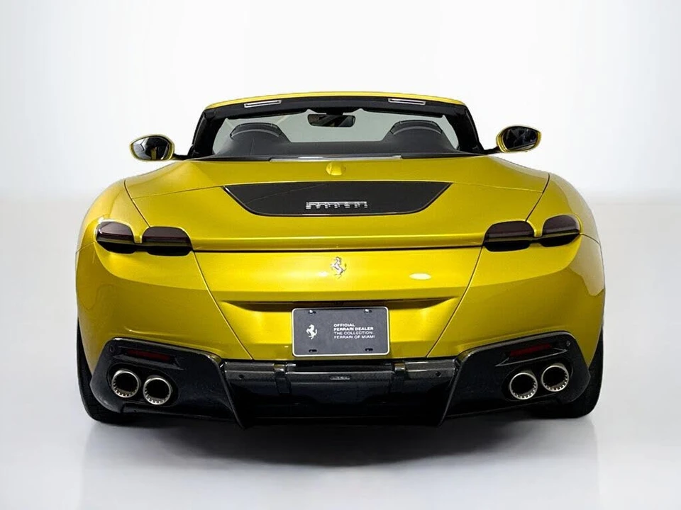 2024 Ferrari Roma Spider - Image 8 of 27