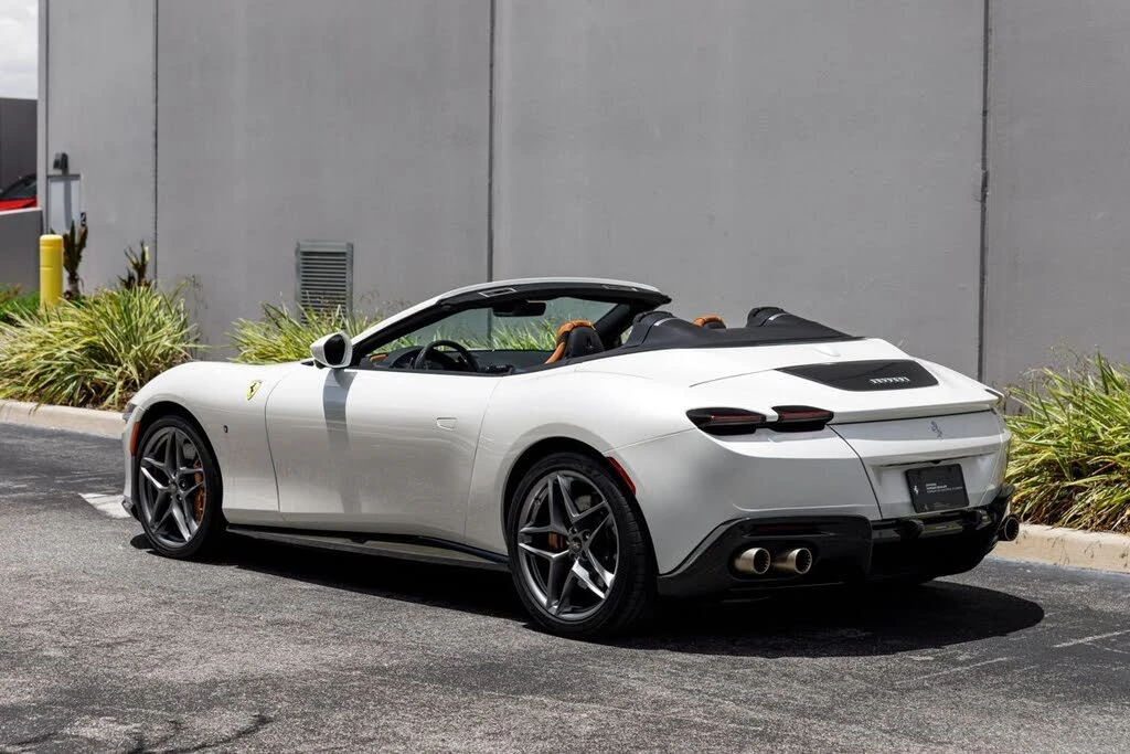 2024 Ferrari Roma Spider - Image 3 of 31