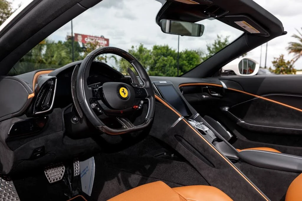 2024 Ferrari Roma Spider - Image 29 of 31