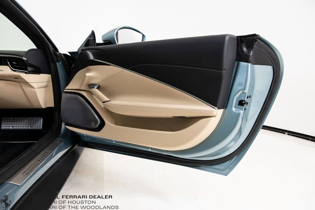 2024 Ferrari Roma Spider - Image 23 of 31